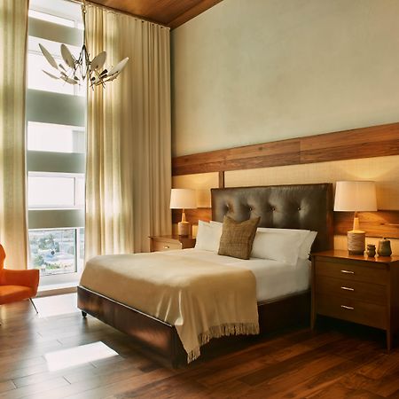 Nautilus Sonesta Miami Beach Esterno foto A bedroom at the Four Seasons Hotel