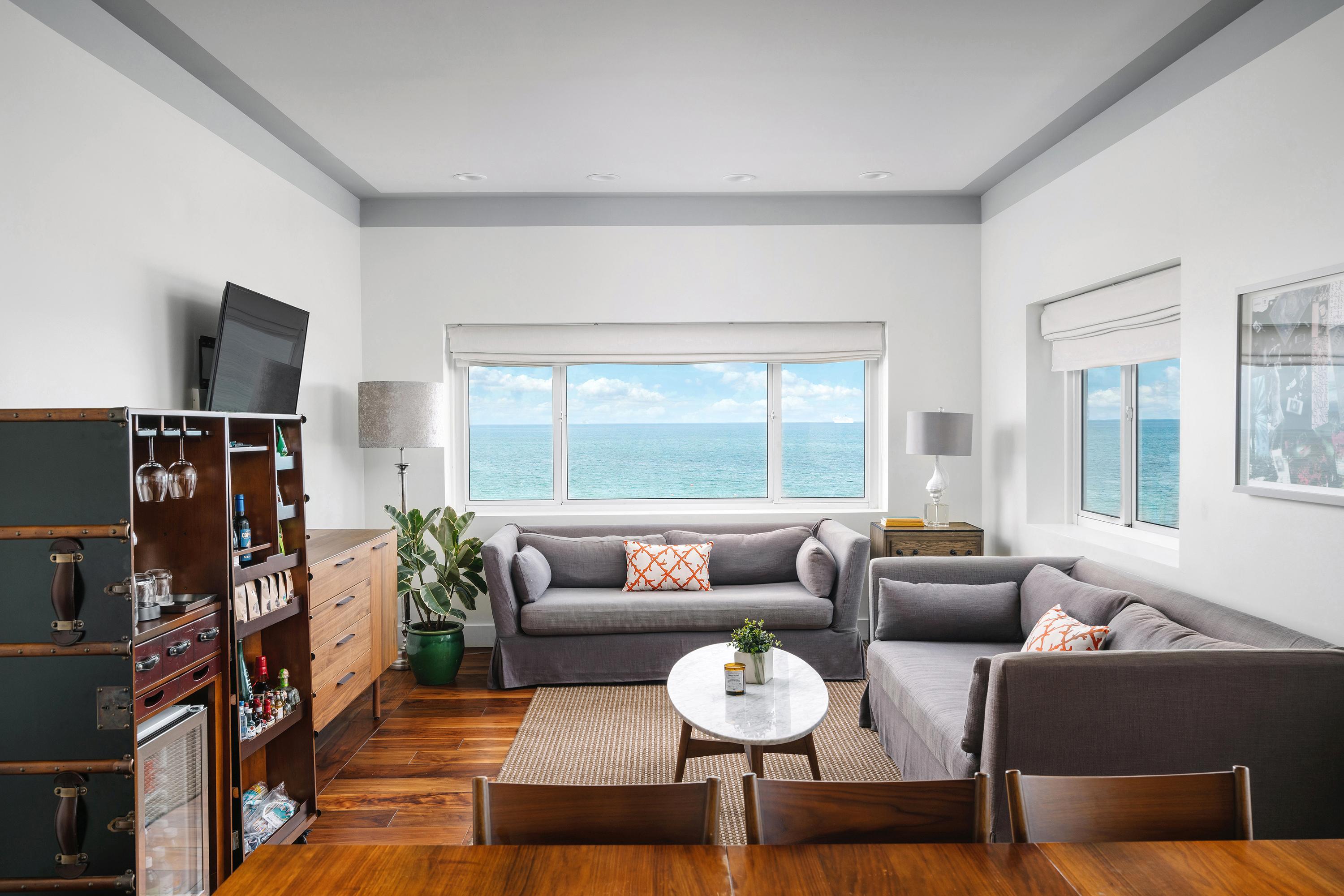 Nautilus Sonesta Miami Beach Esterno foto A living room in a condominium