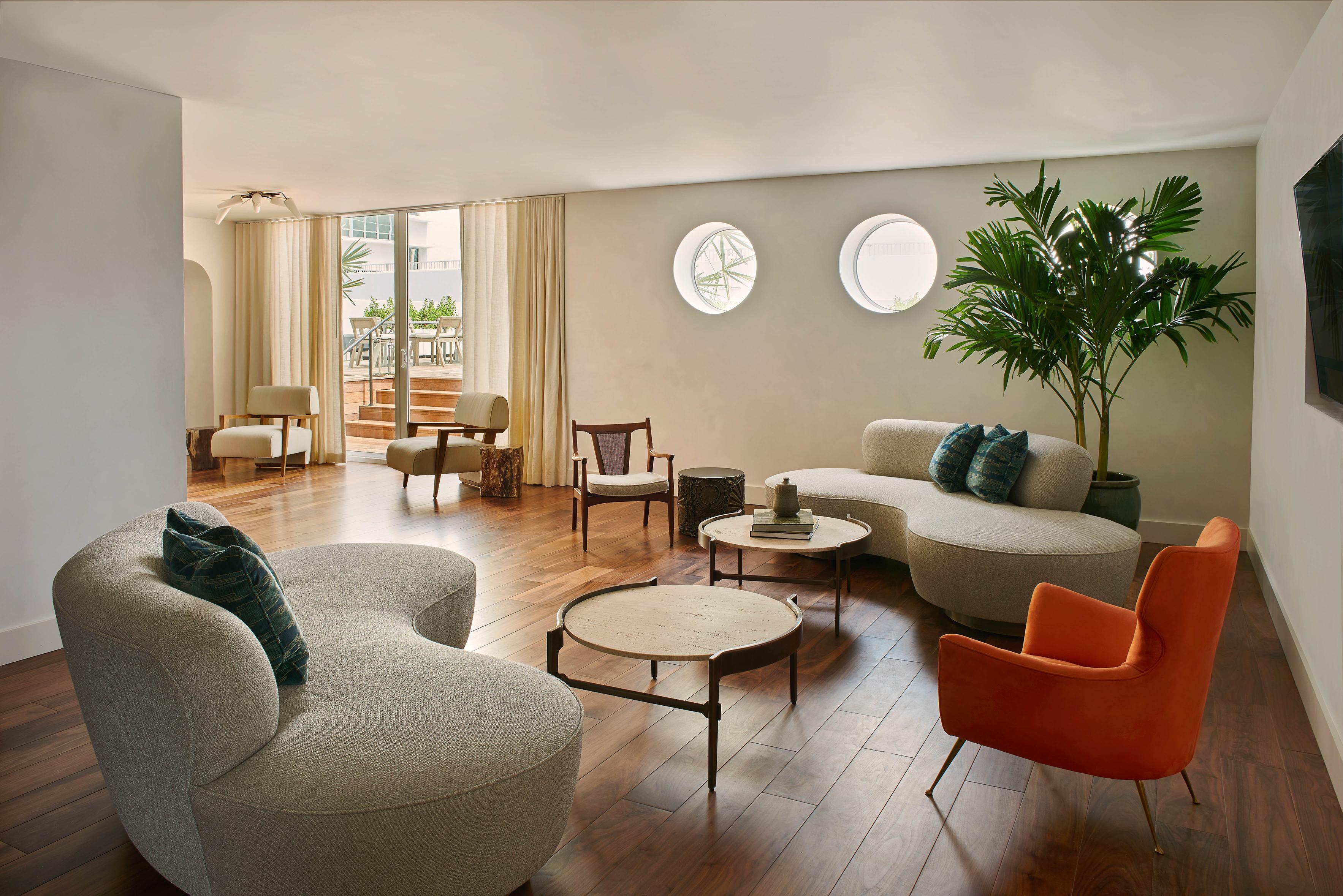 Nautilus Sonesta Miami Beach Esterno foto The Living Room at The Standard East Village