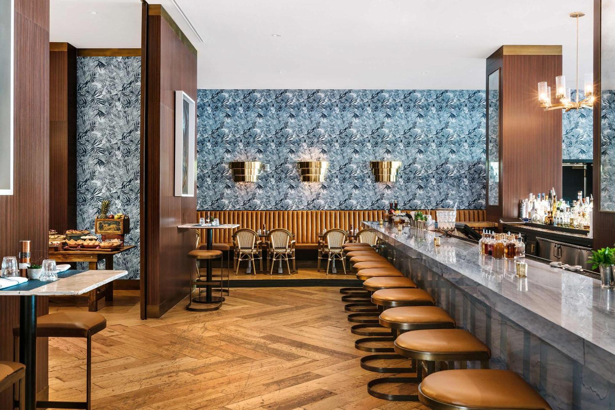 Nautilus Sonesta Miami Beach Esterno foto The bar at the restaurant