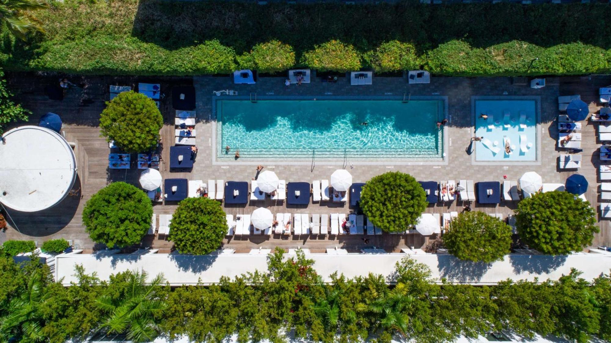 Nautilus Sonesta Miami Beach Esterno foto Aerial view of the pool at the Beverly Hills Hotel