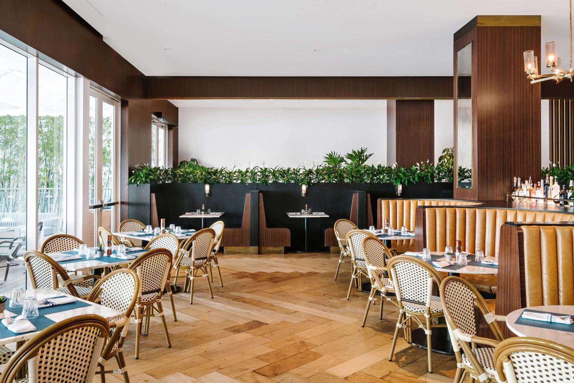 Nautilus Sonesta Miami Beach Esterno foto The interior of the restaurant